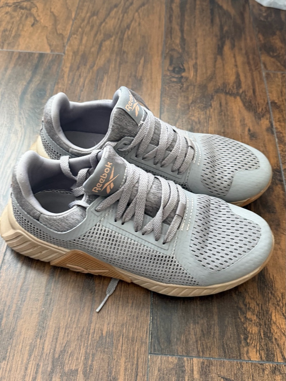 Reebok Shoes Women's Gray Mesh Training Sneakers Gum Sole Athletic Size 8.5